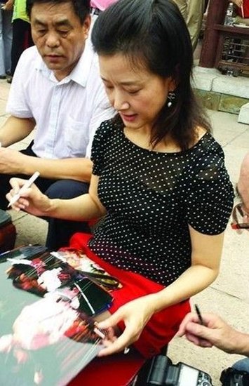 宋祖英谈“升官”：当了团长不会忘记吃饭的根本